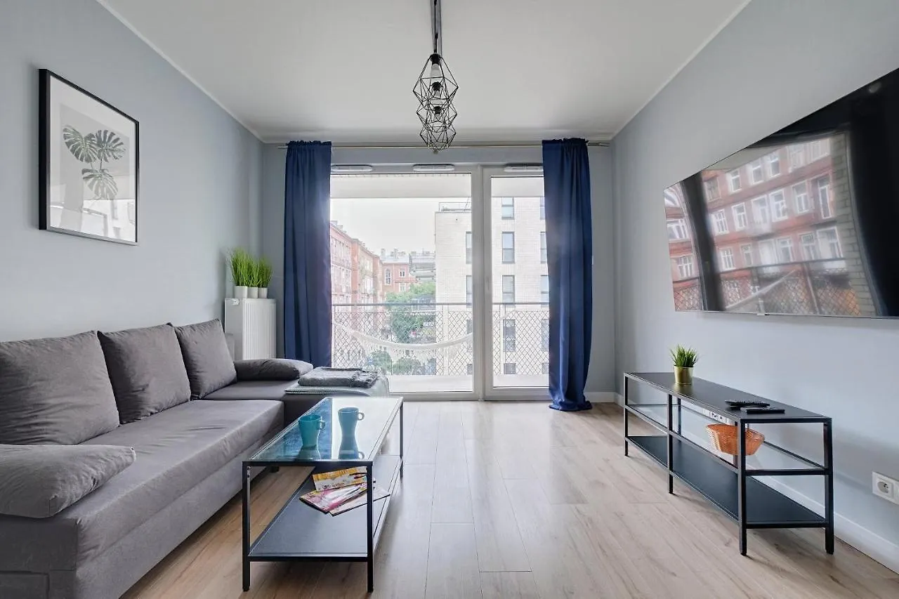 2Br Apt Strzelecka 24 With Balcony Apartment Warsaw Poland
